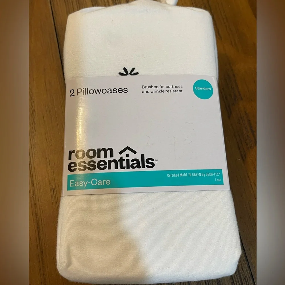 🌸 Bundle of 3 packages‎ Easy-Care Room Essentials Pillowcases NWT